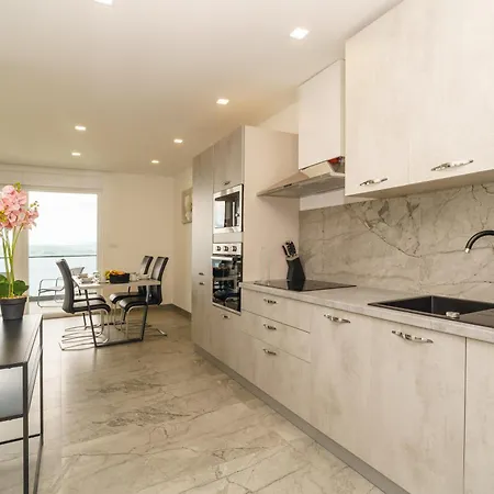 Dujak 2 * Crikvenica